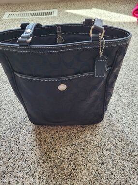 Coach Signature Tote Bag in Black